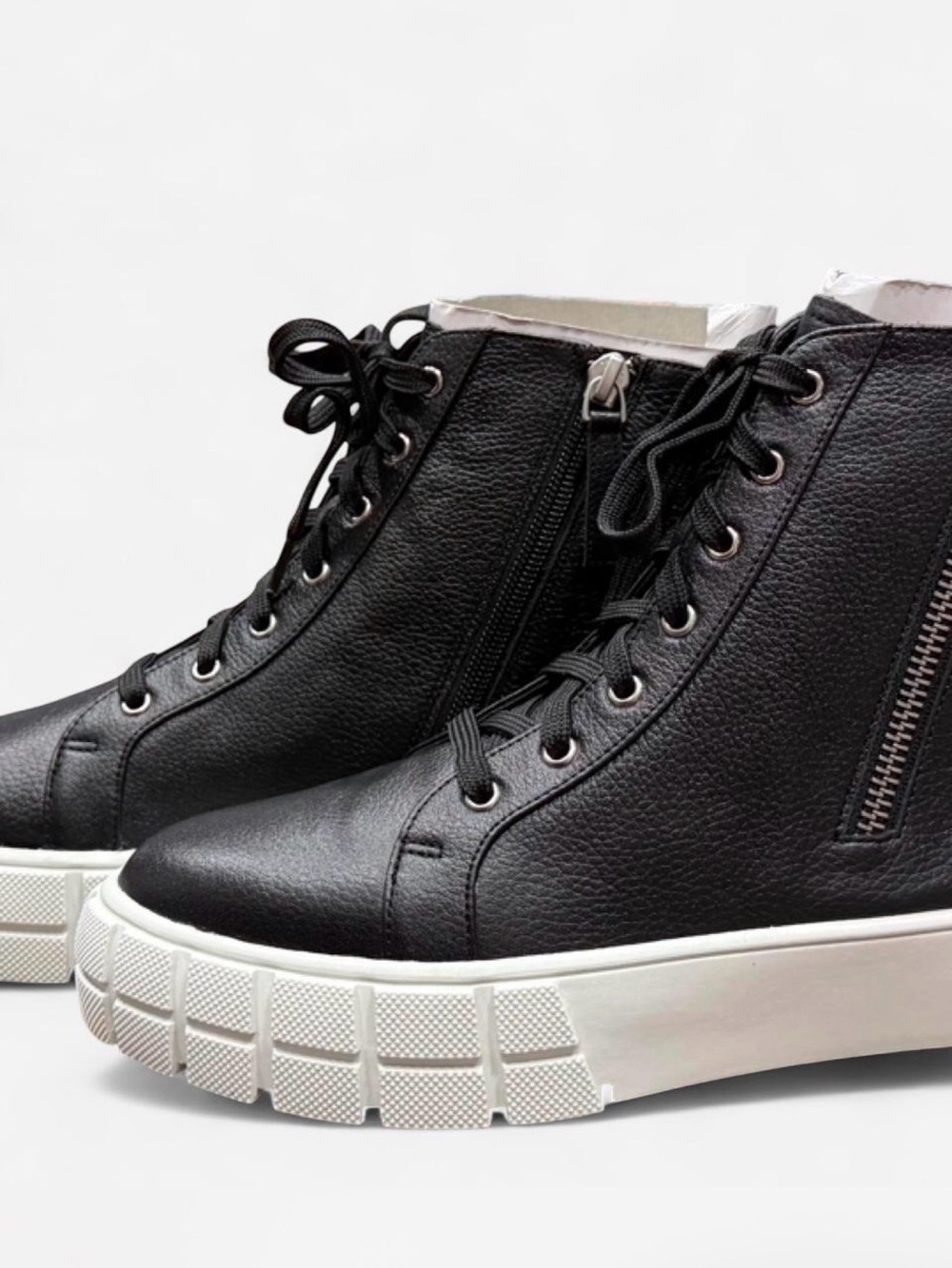 Linea Paolo GIO-L Black Tumbled Leather High Top Sneakers Size 8.5 NEW